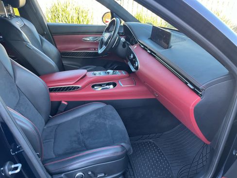 Used 2022 Genesis GV70 3.5T Sport w/ Sport Prestige Package image 18