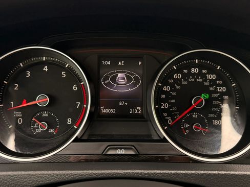 Used 2015 Volkswagen GTI SE FWD image 18
