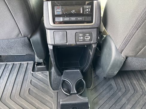 Used 2025 Subaru Ascent Premium image 6