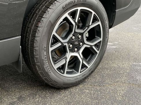 Certified 2025 Ford Maverick Lariat w/ 4K Tow Package image 11