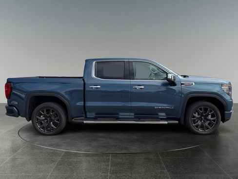 Used 2024 GMC Sierra 1500 Denali AWD/4WD image 9
