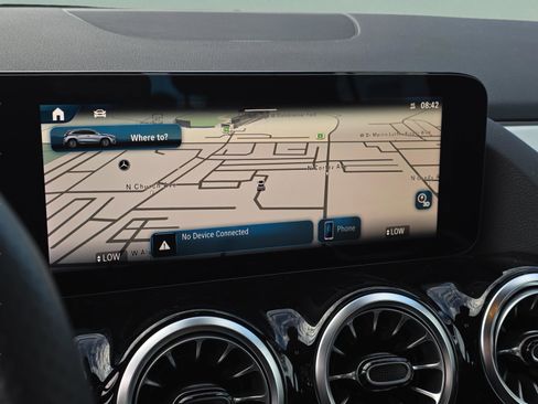 Used 2026 Mercedes-Benz GLA 35 AMG 4MATIC image 18