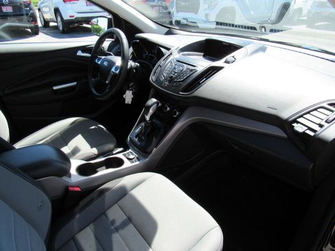 Used 2016 Ford Escape SE w/ SE Cold Weather Package AWD/4WD image 25