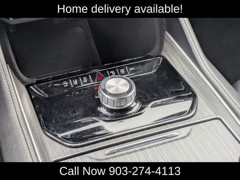 Used 2024 Jeep Wagoneer Series II w/ Flexible Seating Group image 15