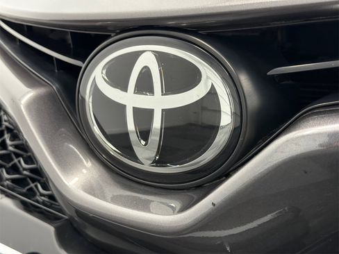 Used 2020 Toyota Camry XSE image 11