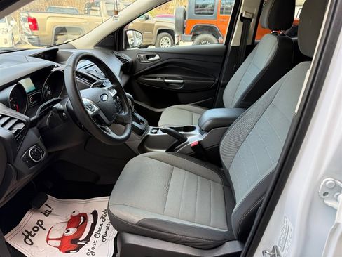 Used 2016 Ford Escape SE image 7