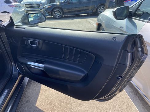 Used 2018 Ford Mustang Premium image 10