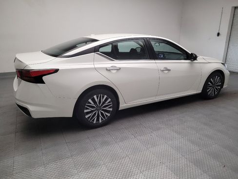 Used 2025 Nissan Altima 2.5 SV FWD image 10