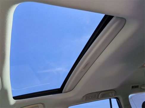 Used 2011 Lexus GX 460 image 23