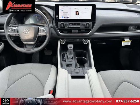 Certified 2025 Toyota Grand Highlander FWD image 18