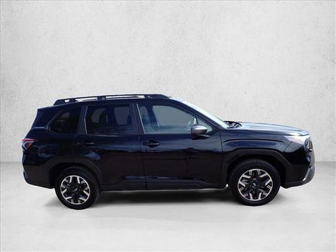 Used 2025 Subaru Forester Premium w/ Convenience Package #1 AWD/4WD image 5