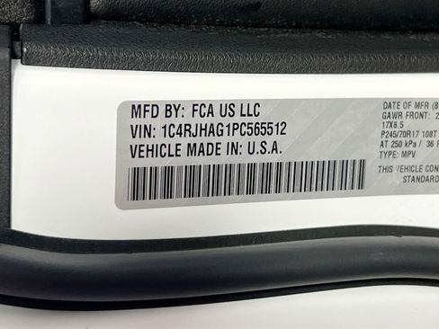 Used 2023 Jeep Grand Cherokee Laredo w/ Luxury Tech Group I image 31