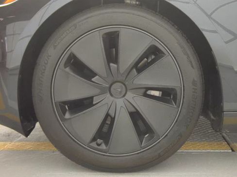 Used 2025 Tesla Model 3 Long Range AWD/4WD image 7