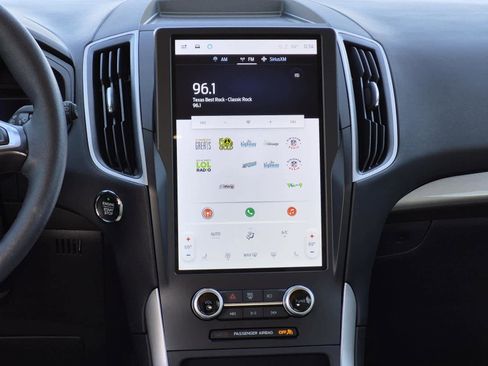 Used 2024 Ford Edge SEL w/ Convenience Package image 18