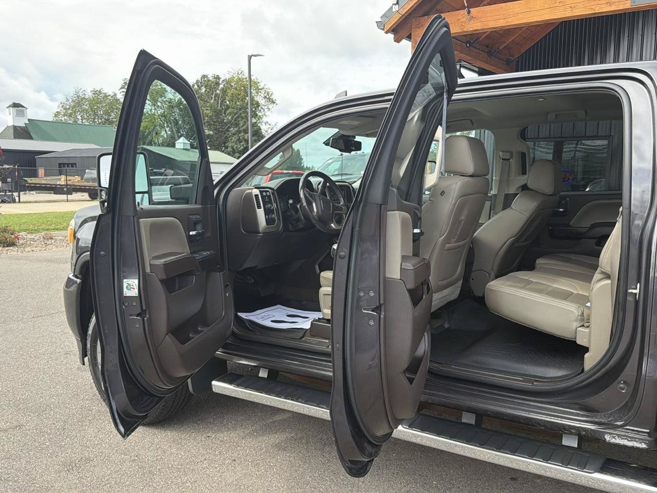Used 2015 GMC Sierra 2500 Denali w/ Duramax Plus Package AWD/4WD image 7
