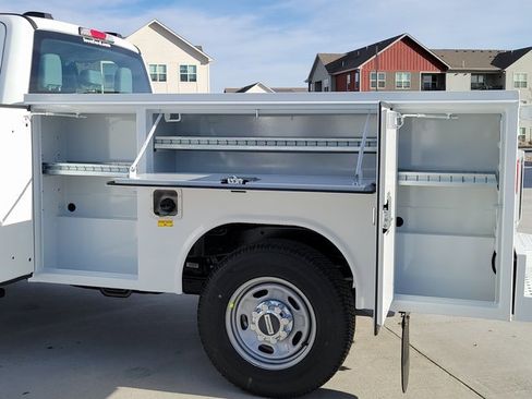 New 2026 Ford F250 XL w/ XL Chrome Package image 11