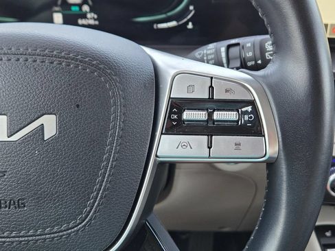 Used 2025 Kia Telluride S FWD image 24