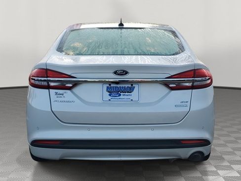 Used 2017 Ford Fusion SE w/ Fusion SE Technology Package image 5