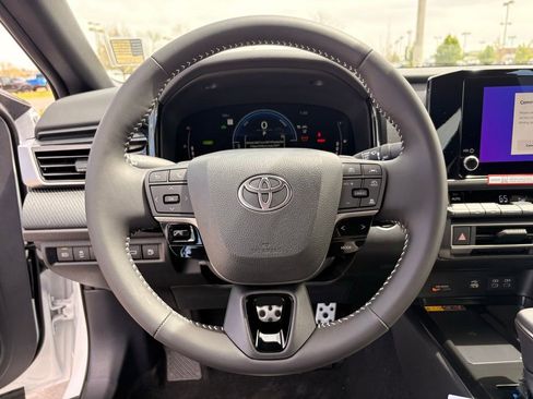 Used 2026 Toyota Camry SE FWD image 19