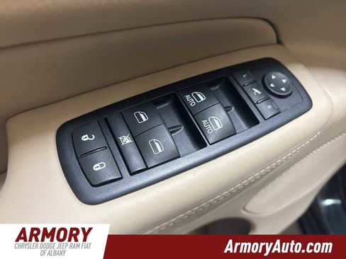 Used 2016 Jeep Grand Cherokee Overland image 8