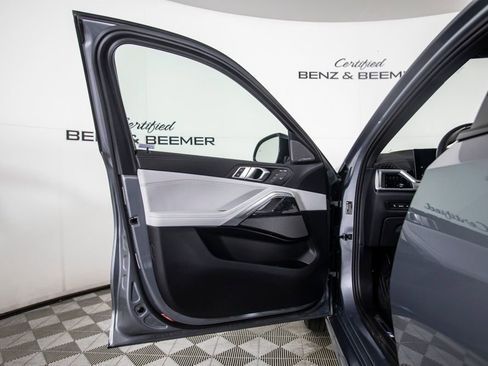 Used 2025 BMW X6 xDrive40i w/ Premium Package image 18