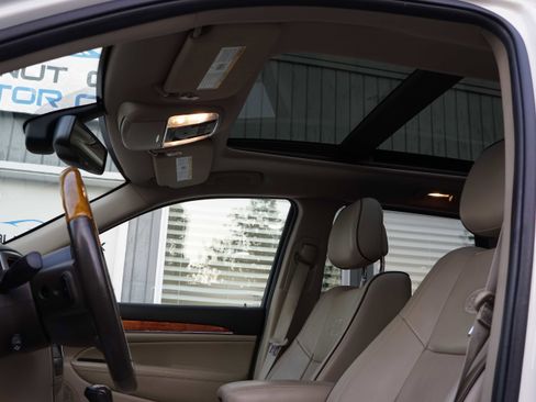 Used 2012 Jeep Grand Cherokee Overland image 40