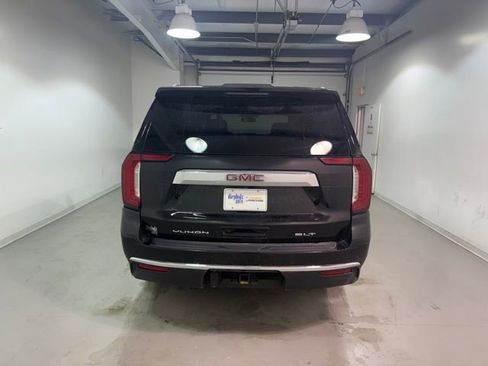 Certified 2022 GMC Yukon XL SLT w/ SLT Premium Package image 4