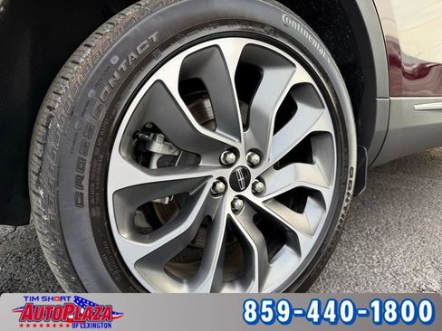 Used 2022 Lincoln Nautilus Reserve w/ Equipment Group 201A AWD/4WD image 6