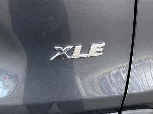 Used 2023 Toyota RAV4 XLE w/ Convenience Package image 9