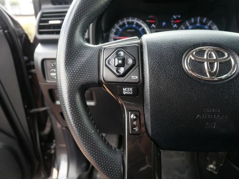 Used 2018 Toyota 4Runner TRD Off-Road image 12