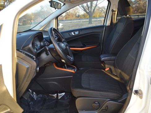 Used 2021 Ford EcoSport SE w/ SE Convenience Package image 12