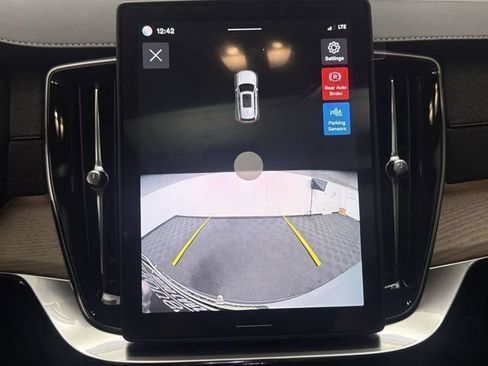 New 2026 Volvo XC90 B6 Core AWD/4WD image 18