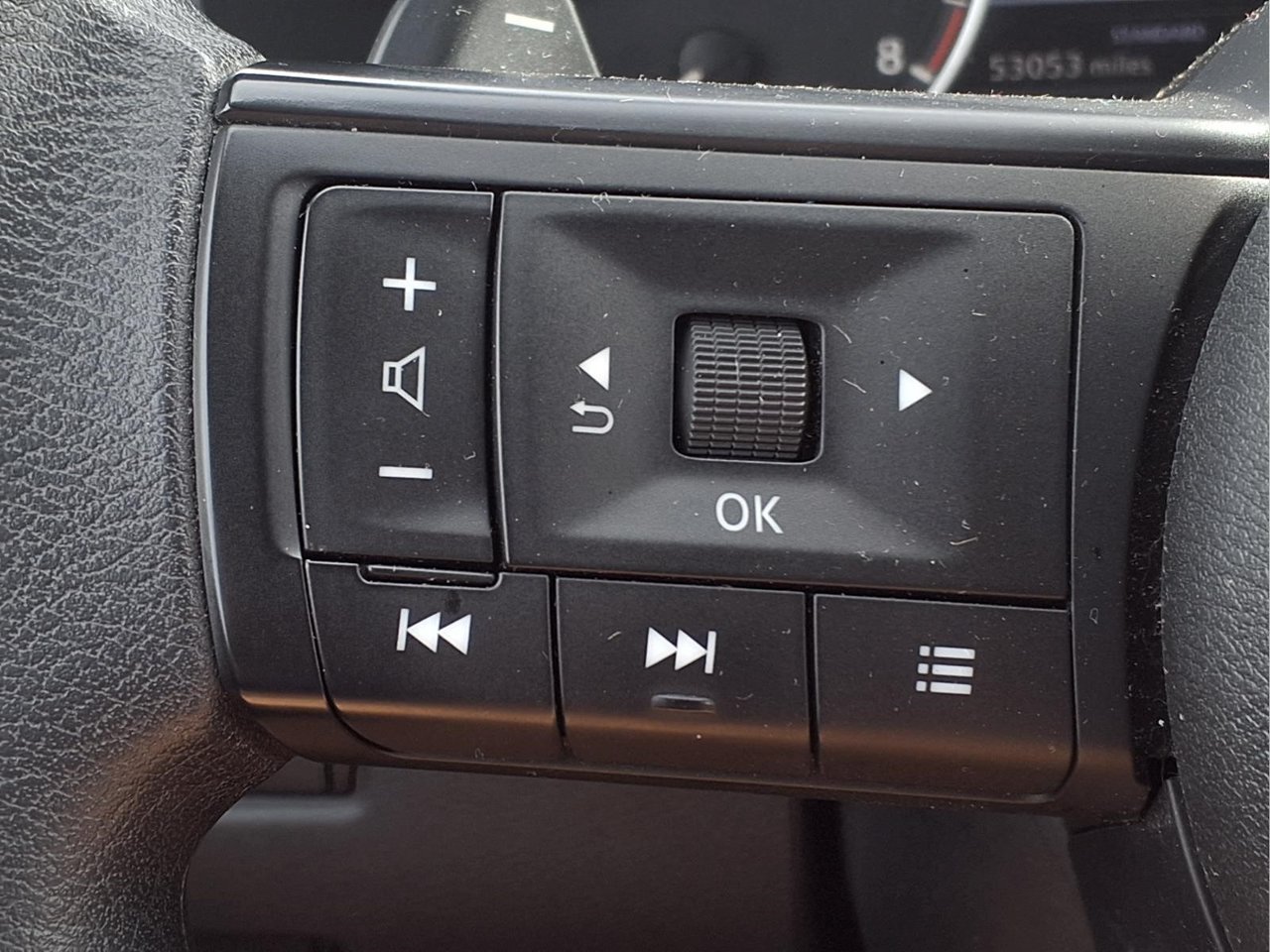 Used 2024 Nissan Rogue SV FWD image 19