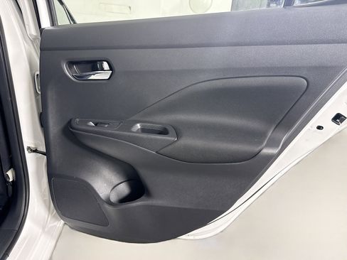 Used 2021 Nissan Versa SV image 28