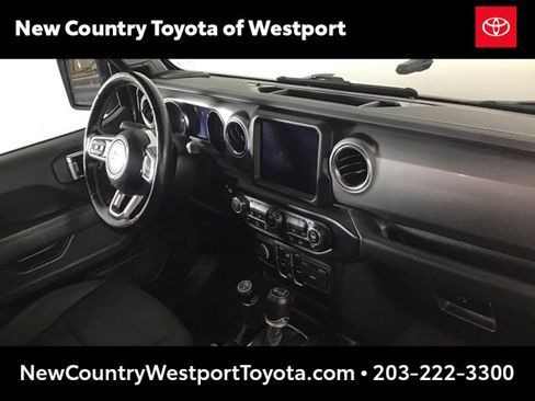 Used 2021 Jeep Wrangler Unlimited Sahara image 21