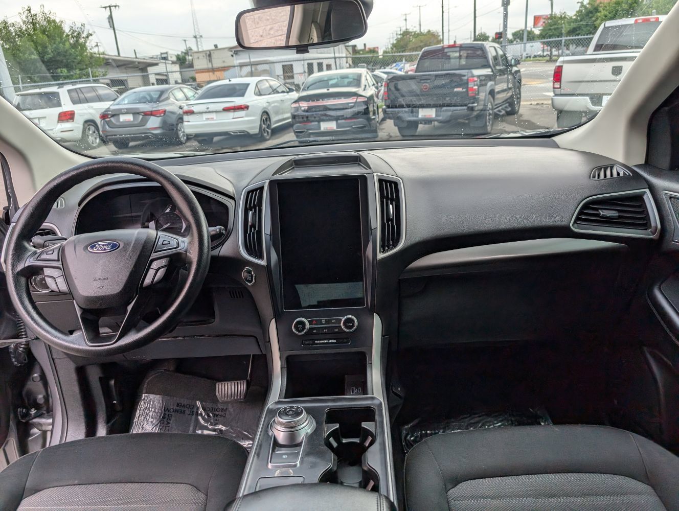 Used 2024 Ford Edge SE w/ Black Appearance Package AWD/4WD image 14