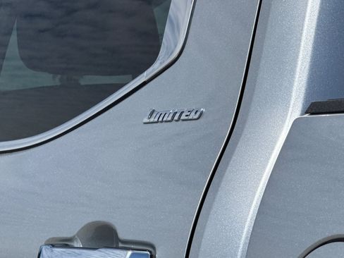 Used 2024 Toyota Tundra Limited AWD/4WD image 28