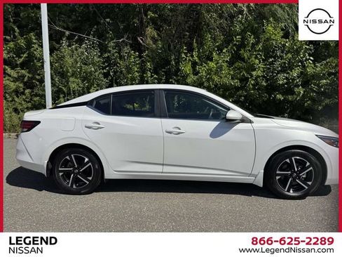 Certified 2024 Nissan Sentra SV FWD image 5