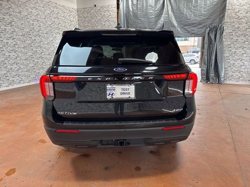 Used 2025 Ford Explorer Active image 6