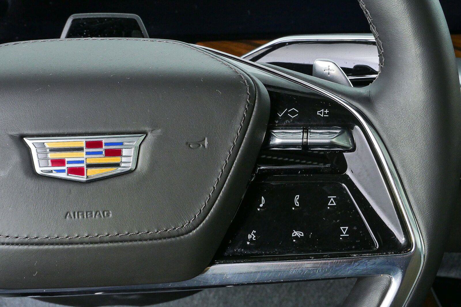 Used 2026 Cadillac Escalade ESV Platinum Sport w/ LPO, ONYX Package AWD/4WD image 12