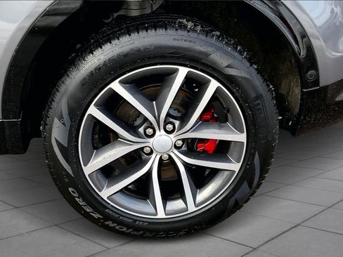 Used 2025 Land Rover Discovery Sport Dynamic SE image 11