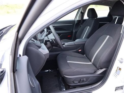 Used 2025 Hyundai Sonata SEL FWD image 8