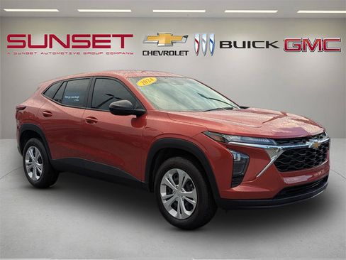 Certified 2024 Chevrolet Trax LS FWD image 1