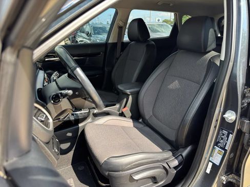 Used 2024 Kia Seltos X-Line AWD/4WD image 5