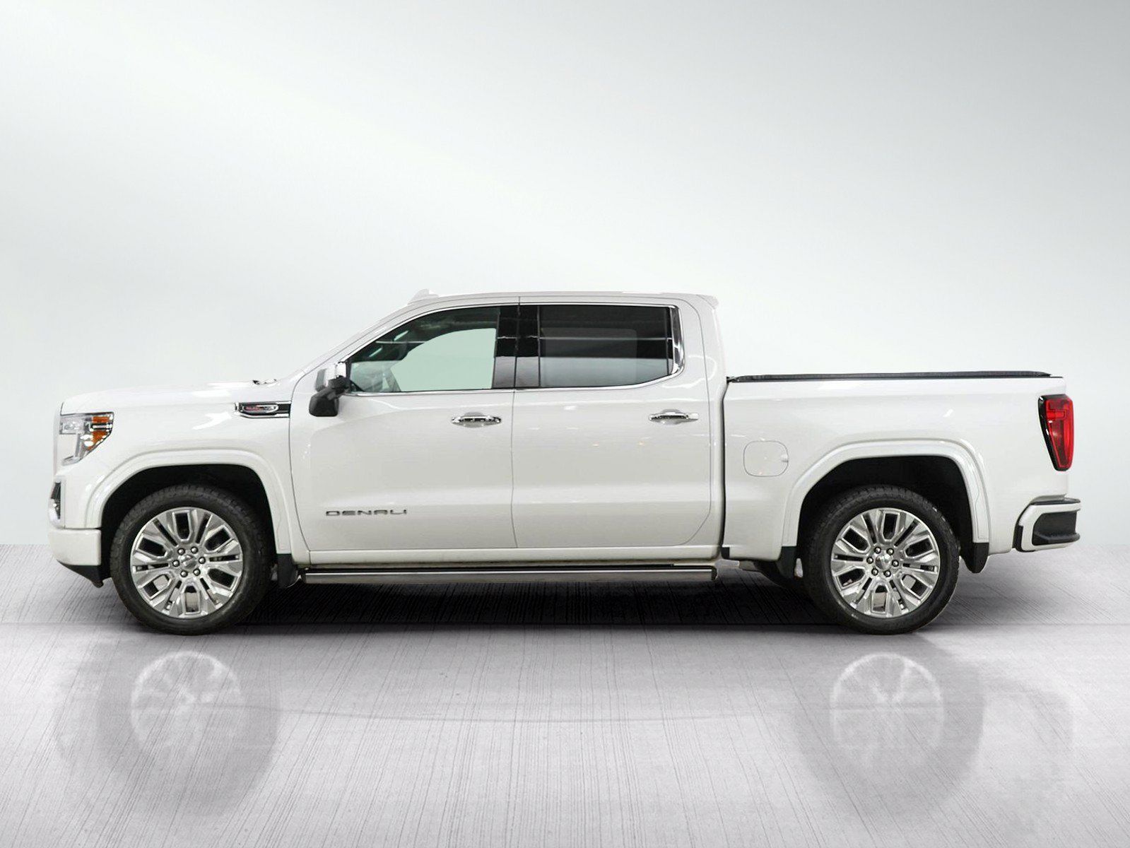 Used 2021 GMC Sierra 1500 Denali w/ Denali Premium Package AWD/4WD image 2