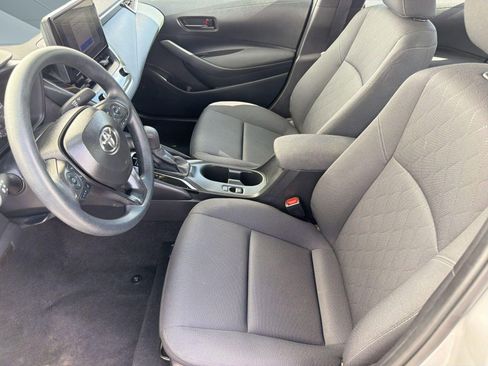 Used 2025 Toyota Corolla LE image 5