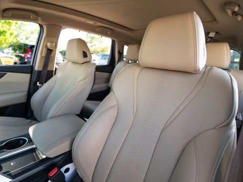 Certified 2023 Acura MDX SH-AWD w/ Advance Package image 8