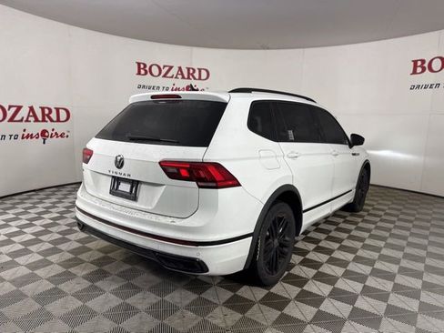 Used 2022 Volkswagen Tiguan SE R-Line image 8