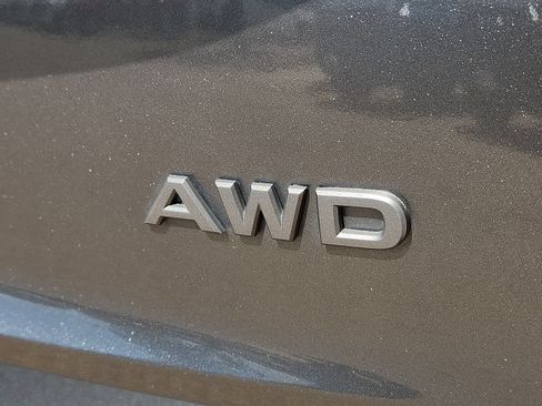 Used 2025 Nissan Rogue SV AWD/4WD image 9