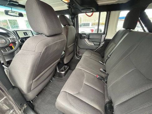 Used 2014 Jeep Wrangler Unlimited Sport w/ Quick Order Package 24S AWD/4WD image 16